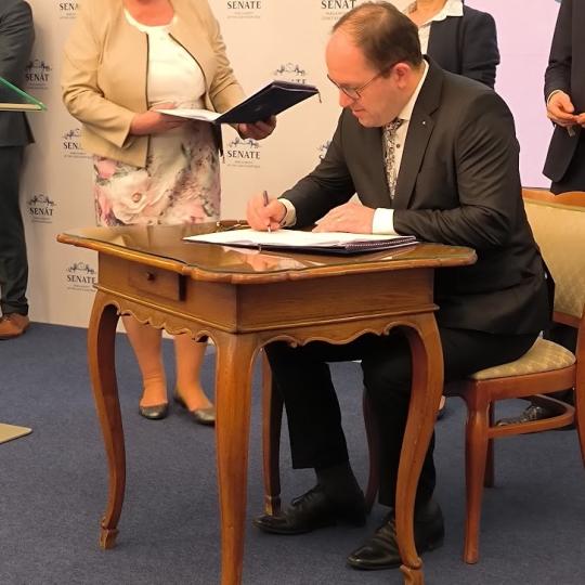Podpis ministr Marek Výborný